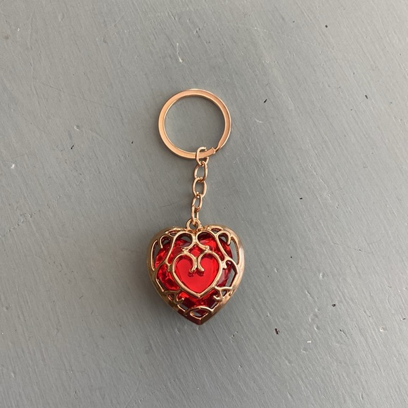 NWT Legend of Zelda Heart Container Keychain - Picture 1 of 7